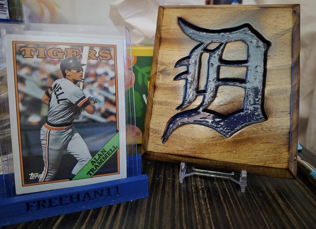 freehan11's tweet photo. This week's #CardontheTable is this 1988 Topps #380, Tigers HOF Shortstop Alan Trammell, from the cards @BobBothe1 sent me last week after we lost our Trammell.
The card is one of the best of the 80s, I like how "TIGERS" is in Orange.
@1Cash28 #TinyTinyTramTramMans #thehobby https://t.co/2j1Z5hAwFZ