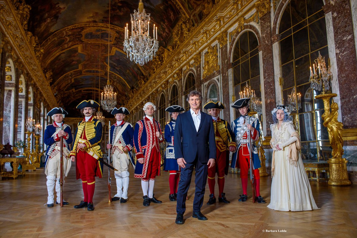 Alberto Angela che ci accompagna per mano a <a href="/CVersailles/">Château de Versailles</a> Bentornata Cultura #Ulisse