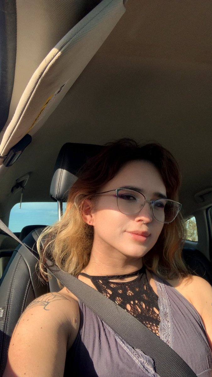 PerciHe11's tweet photo. Been out and about, still waiting on glasses but might say fuck it and stream tonight. Whatcha think? https://t.co/R2QEP1LfVX