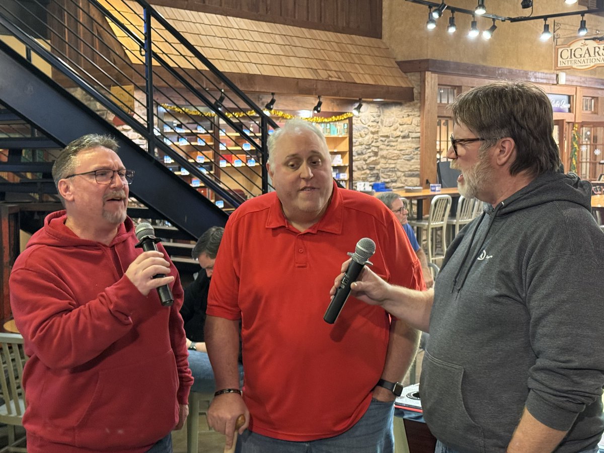 cintlhamburg's tweet image. FREE pool🎱 &amp;amp; Karaoke🎤! It's the 1st Monday of the month. We have Karaoke 7p-10p with New Dimension Sound🎤🎵 and FREE pool 5p-9p. That's right I said FREE. Come in make some spectacular shots and then sing your heart out. Must be 21+ to enter the store.
#FREEpool🎱 #karaoke🎤