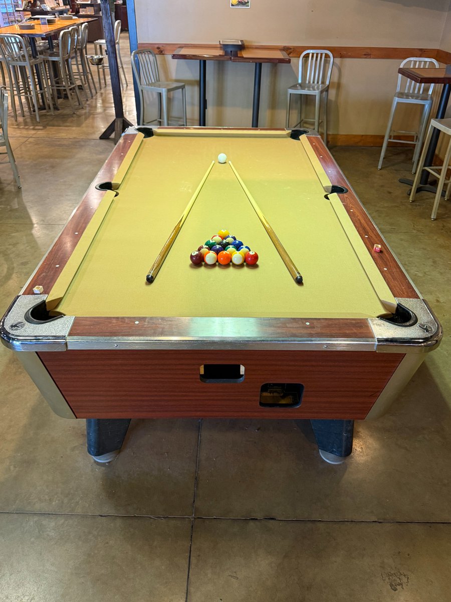 cintlhamburg's tweet image. FREE pool🎱 &amp;amp; Karaoke🎤! It's the 1st Monday of the month. We have Karaoke 7p-10p with New Dimension Sound🎤🎵 and FREE pool 5p-9p. That's right I said FREE. Come in make some spectacular shots and then sing your heart out. Must be 21+ to enter the store.
#FREEpool🎱 #karaoke🎤