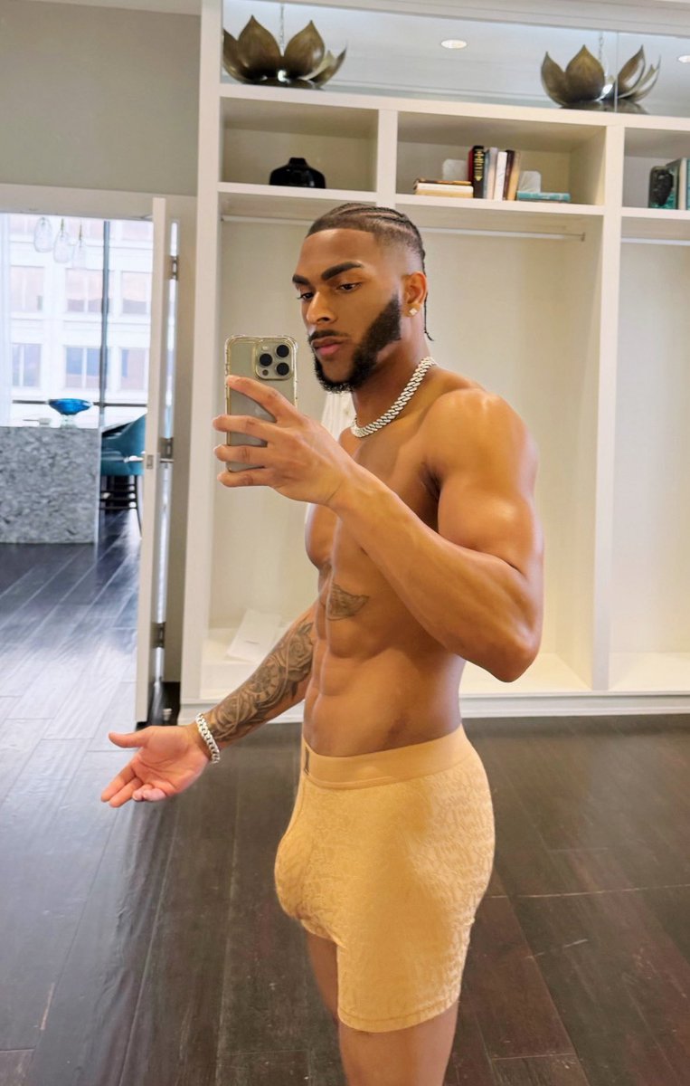 JuanyellorJuan's tweet photo. Come here😏 https://t.co/4nVQZDR09C