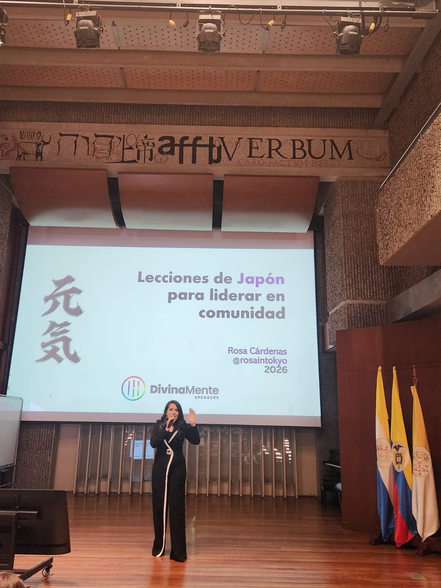 rosaintokyo's tweet photo. Gracias a @UniJaveriana por haberme permitido llevar el mensaje que #Japón dejó en mi corazón en el marco del Gran Encuentro de @RegresaPUJ 
#Arigatou 
#genki
#speaker https://t.co/KQOT2nEXfA