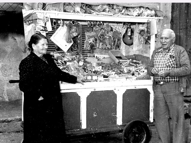 Melisucre2's tweet photo. Publicarem el número 497, el mes que ve. @ClimentPicorne1 se marca una bona retrospectiva del Bar Centro. Unes fotos del Centre Catòlic a través del pas del temps⬇️ https://t.co/mXcMAWMJUW