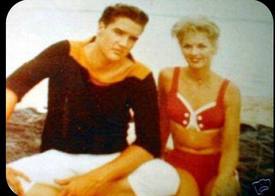 RisimgS783's tweet photo. Elvis and Anita ❤️⚡️ https://t.co/11cxUiVYNy