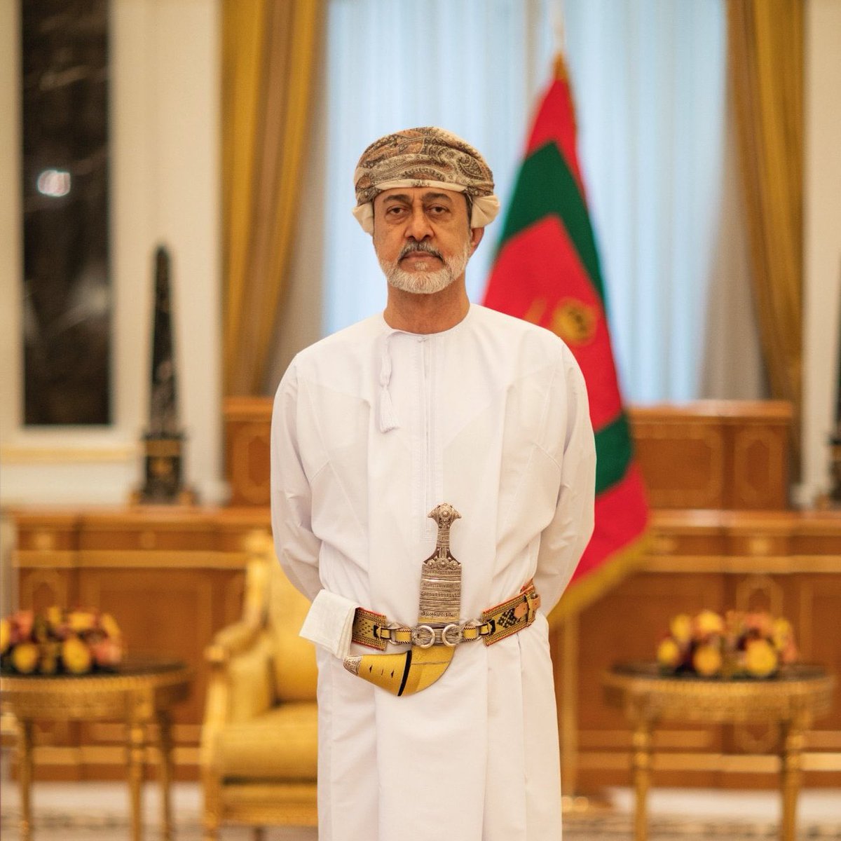 بليت بلاءً حسناً سيدي... يا سليل المجد، ويا حصن عُمان المنيع... في ظل هذه الظروف، نجدد العهد والولاء، سائرون خلفك بيقين وثبات، مستلهمين من حكمتكم القوة والرفعة. 🇴🇲⚖️
​#عمان #السلطان_هيثم_بن_طارق #سائرون_خلفك