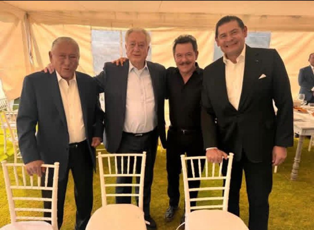 Muera el <a href="/PRI_Nacional/">PRI</a> , viva el <a href="/PRI_Nacional/">PRI</a> HDSPM nomas renombraron el partido por <a href="/PartidoMorenaMx/">Morena</a> <a href="/armentapuebla_/">Alejandro Armenta</a> <a href="/Gob_Puebla/">Gobierno de Puebla</a> <a href="/GobiernoMX/">Gobierno de México</a> <a href="/silvia_tanus/">Silvia Tanús</a>