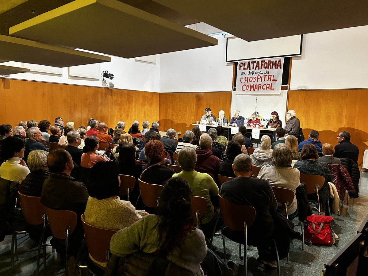 liberto_mas's tweet photo. 📷 Avui a la presentació de la plataforma en defensa del nostre Hospital Comarcal.

✅ A diferència d’altres, hem triat no prendre la paraula, per coherència i respecte a la voluntat dels promotors de preservar el caràcter netament ciutadà i no partidista de l’acte.
#Penedès #Vilafranca