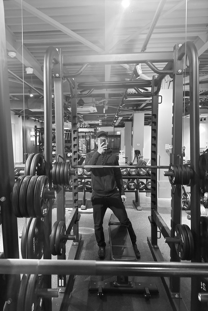 筋トレでご機嫌な1日に💪 今朝は雨だったのでエニタイムにきました