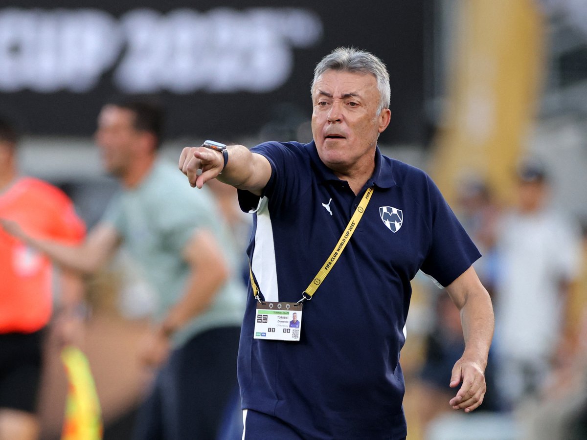 geglobo's tweet photo. Domènec Torrent, ex-Flamengo, é demitido do Monterrey, do México ➡️ https://t.co/mTywi94EbY

Treinador espanhol encerra passagem de dez meses pelo clube, com apenas 16 vitórias em 37 jogos

📸 REUTERS/Daniel Cole
