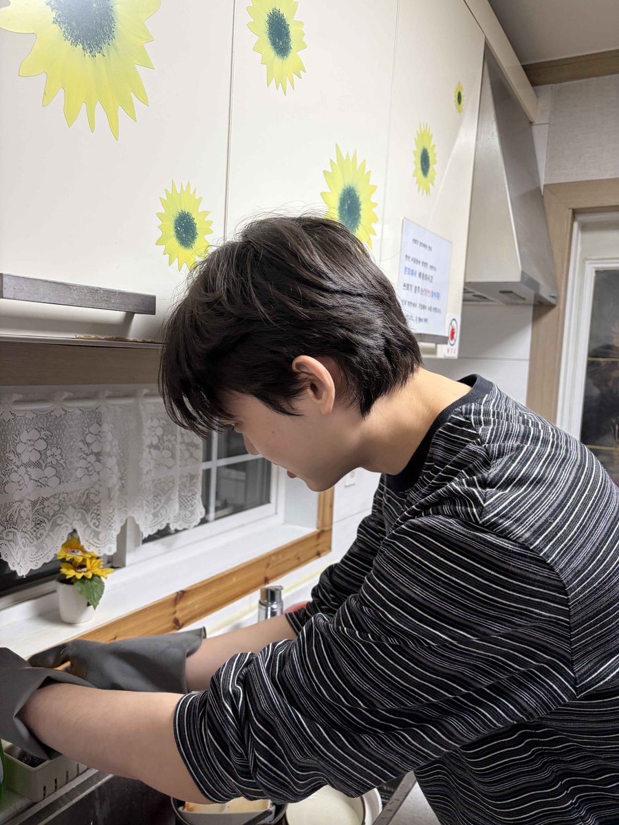 폰죽이 tweet media