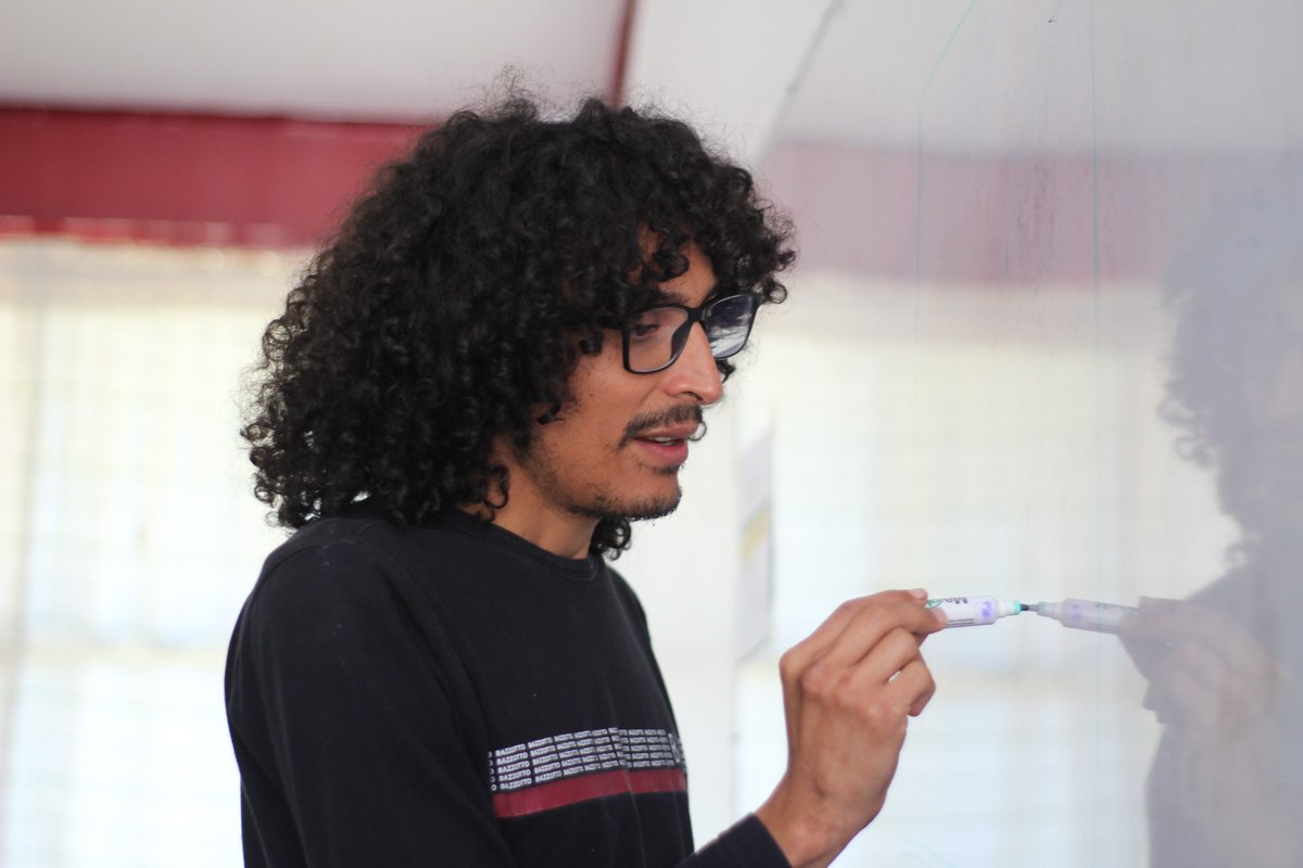 agenciajm's tweet photo. EMMANUEL VALDEZ INCULCA 
LAS ARTES A NIÑOS DE LA SIERRA 

El artista plástico imparte taller de dibujo a niños y niñas de San Juan Quiotepec #Oaxaca

https://t.co/USgBl9GjsQ https://t.co/zZJlvDsvX1