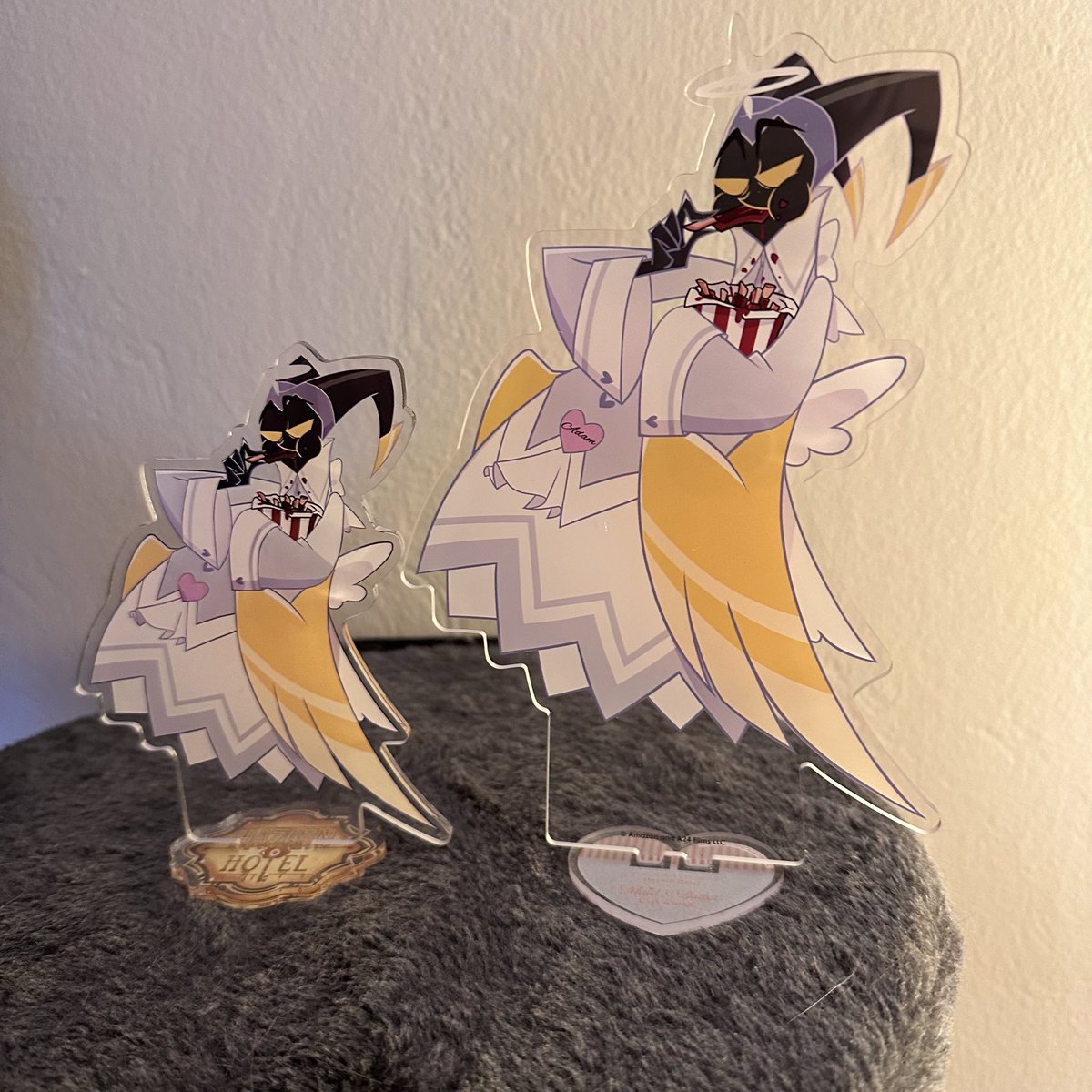 Also the real thing is HUGE compared to this unofficial one I got 💀