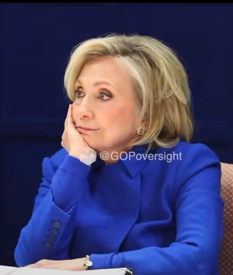 DAMMIT we missed out on a good one in 2016.

My first vote for a politician in my adult life was Hillz.

ZERO regrets.

That I’m bored look is classic.