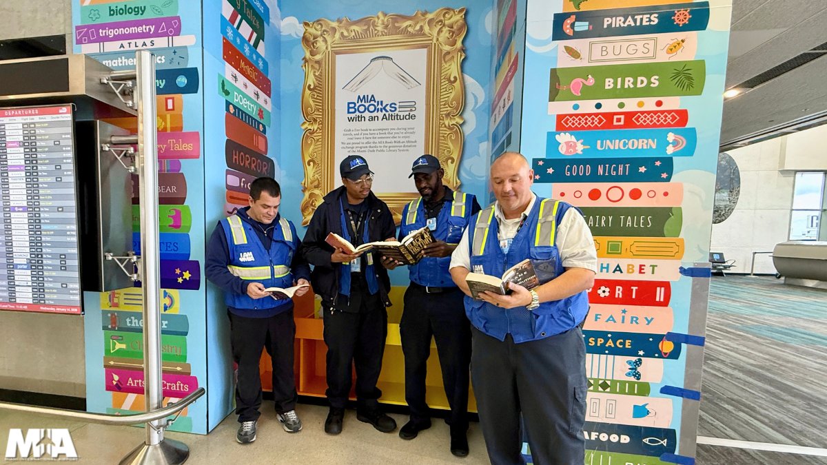 iflymia's tweet image. Take a book, leave a book 📚✈️ Celebrate #ReadAcrossAmericaDay at our lending library, #MIABooksWithAnAltitude, where every journey begins with a good story. 📖✨ 

📍 Concourse H, between Gates H5 and H7