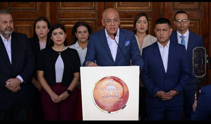 Anggy_Ordaz's tweet photo. 🇻🇪 Venezuela avanza con la Ley de Amnistía para la Convivencia Democrática: ya se han otorgado más de 4 700 libertades plenas y se han recibido más de 8 100 solicitudes desde su entrada en vigor, impulsando la paz y la reconciliación nacional. 
 https://t.co/rTuPoBoPKE⁠

#MaduroCiliaHeroes #FreeMaduro #FreeCilia #BringThemBack #LosQueremosDeVuelta 🇻🇪✨