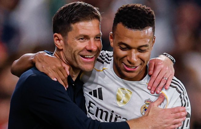 SanchezRM_'s tweet photo. La culpa era de estos dos. Claro que sí. https://t.co/PaozYsakHh