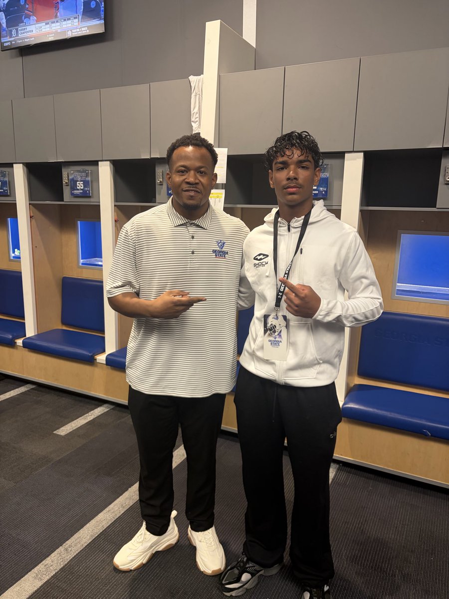 ChaseJohnson_12's tweet photo. Thank you @GeorgiaStateFB for having me.  Appreciate @DevonMcKinney58 for the hospitality and loved the atmosphere.
@JBrecruitingATL 
@GlennTFordJr1 
@DellMcGee 
@CoachTPearson 
@TRUitt_thaTRUth https://t.co/iMiTlK81z6