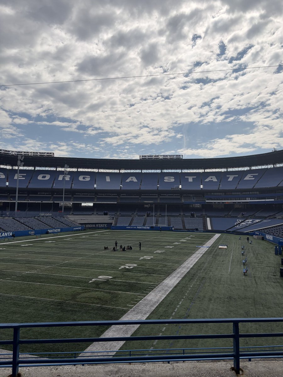 ChaseJohnson_12's tweet photo. Thank you @GeorgiaStateFB for having me.  Appreciate @DevonMcKinney58 for the hospitality and loved the atmosphere.
@JBrecruitingATL 
@GlennTFordJr1 
@DellMcGee 
@CoachTPearson 
@TRUitt_thaTRUth https://t.co/iMiTlK81z6