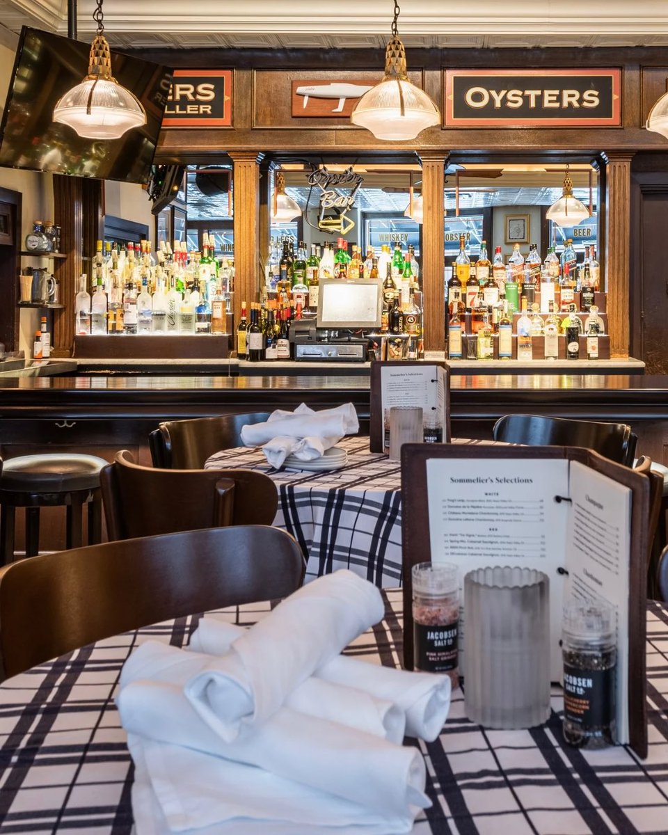 Hugo's Frog Bar & Fish House tweet media