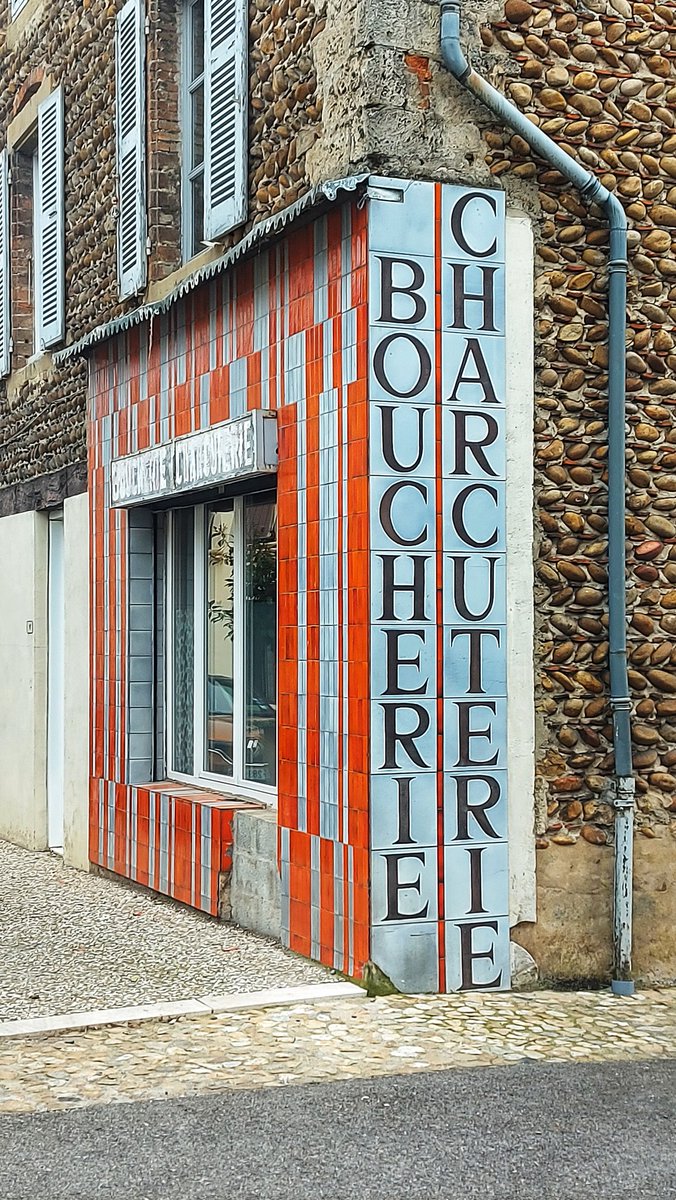 pandolfini's tweet photo. Un tour pour visiter Roybon, Isère, France. Le commerce a pris d’autres directions et les villages se dépeuplent, mais Roybon reste néanmoins intéressant.
Malgré ca la communauté est demeure soudée et dynamique, riche en activités ludiques et sportives. https://t.co/MM7wA3LXKF