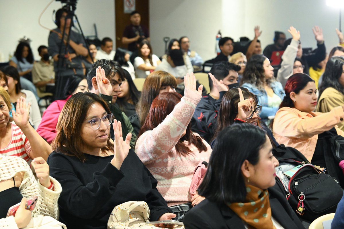 iecm's tweet photo. Las Consejeras @ErikaStradaRuiz y @angelesgil_mx dialogaron con la comunidad de la @UACM sobre migración y prisión preventiva, así como la ampliación y los límites de los derechos político-electorales, durante la sesión 2 del Seminario “Reforma Electoral, grupos de atención prioritaria y acciones afirmativas”