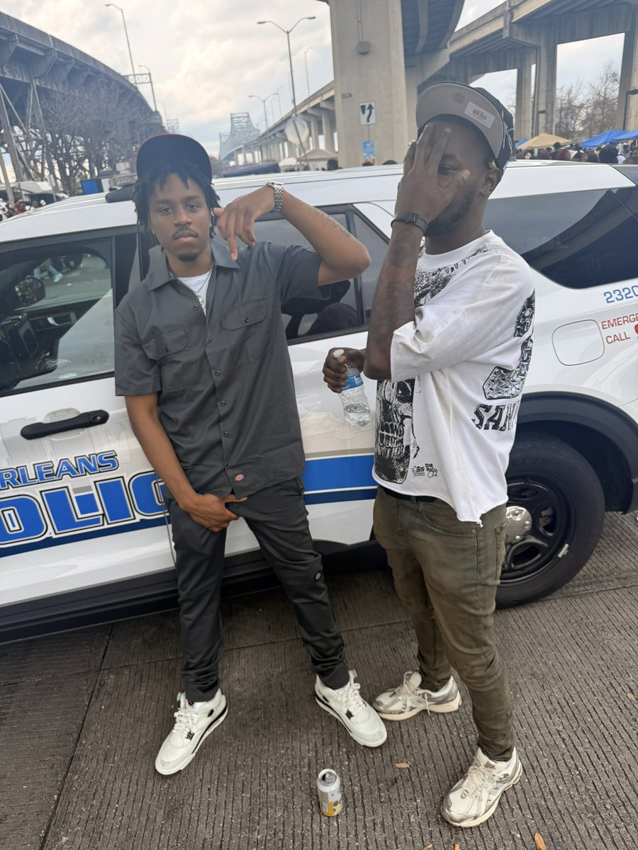 cothreefour's tweet photo. i keep zo he wit me give em one call &amp; he flashin out https://t.co/S2BSh2Ms01