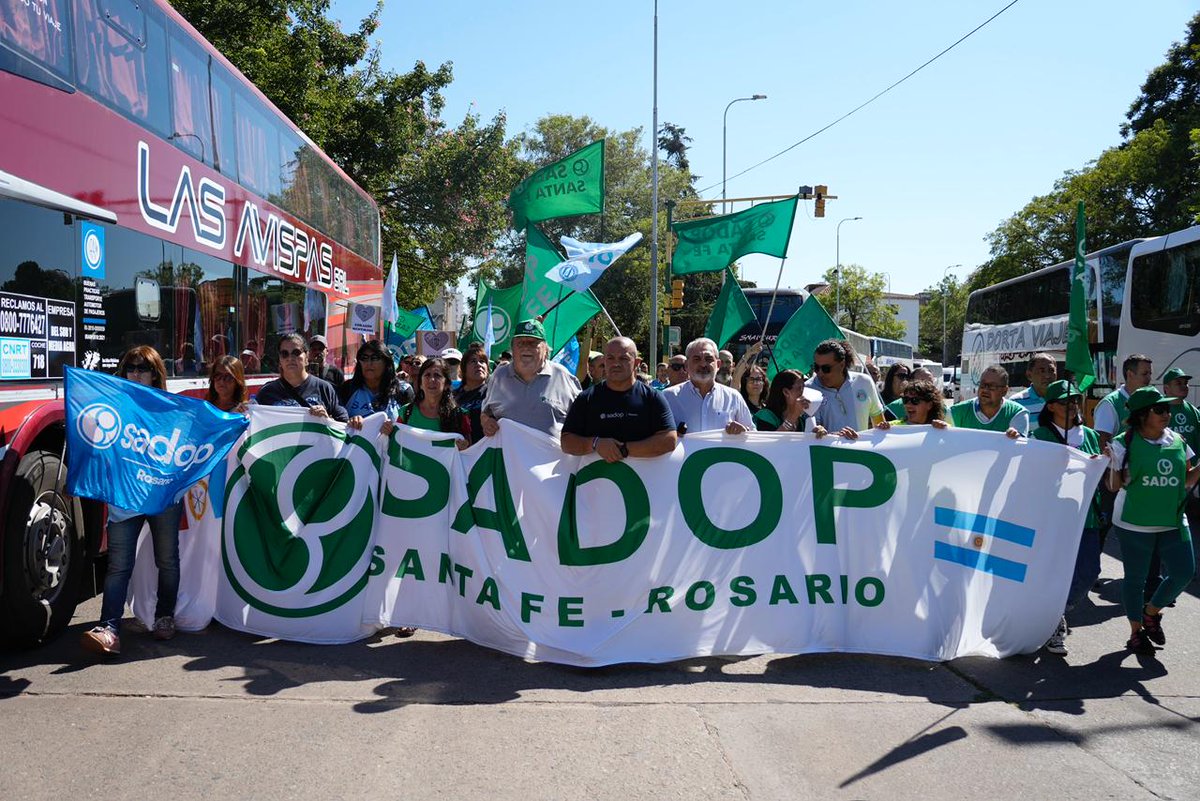 politicastafe's tweet photo. 📲 Paro Docente, así lo vivió #Sadop: “#Goity tiene que dar un paso al costado”, dijo @tincholucero
➡️ https://t.co/77pgtntkvW https://t.co/LVCZs6EMav