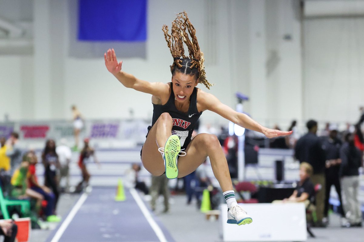 unlvtfxc's tweet photo. Our triple jump queens ๐ธ๐
#MWITF https://t.co/aFB9ppYtk2