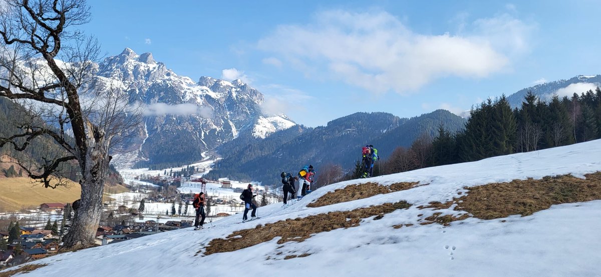 mysadesigner's tweet photo. I’m on a 5-day ski-touring trip in Werfenweng 🇦🇹 so I won’t be posting my usual content for a bit.

And this is exactly why I’m building Oblak Journal - to save my memories and keep journaling consistently even when I’m away from home. https://t.co/msUFOA1eUn