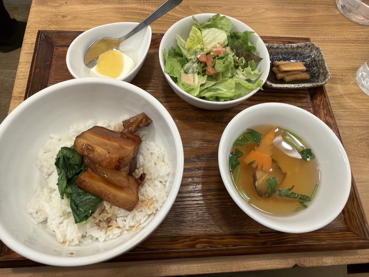 22Draggin's tweet photo. 札幌市中央区　うどん土間

角煮セット950円

大人のオシャンティーなセットです＾ ＾

ウマウマ

#うどん土間　#うどん https://t.co/ax7VSOmXrp