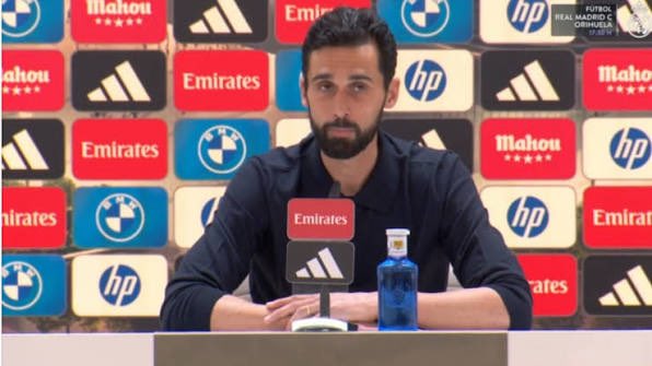 Somhiseremfcb's tweet photo. 4 derrotas en 12 partidos oficiales. 

Ahora sal y habla de Negreira. https://t.co/Fi8xXiMSE6