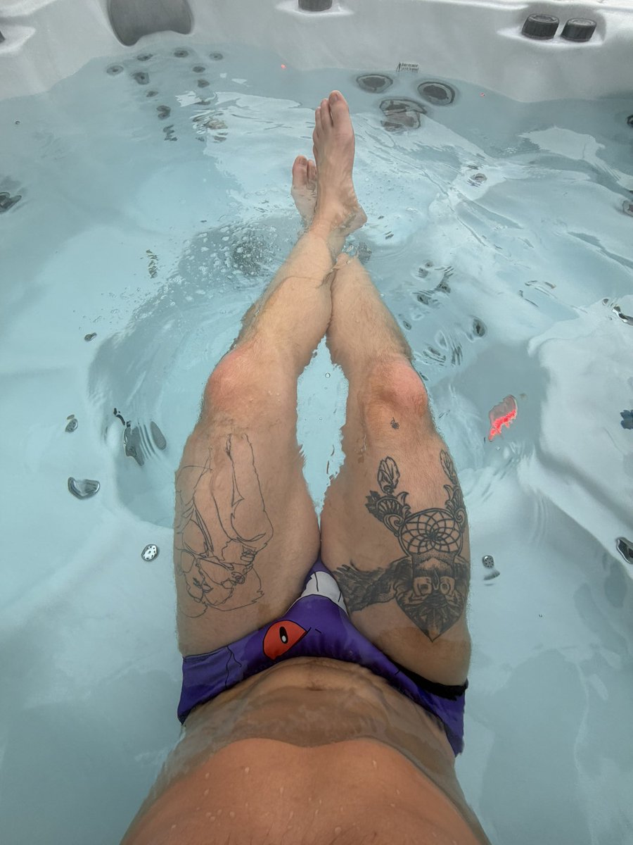 Svines93 tweet media