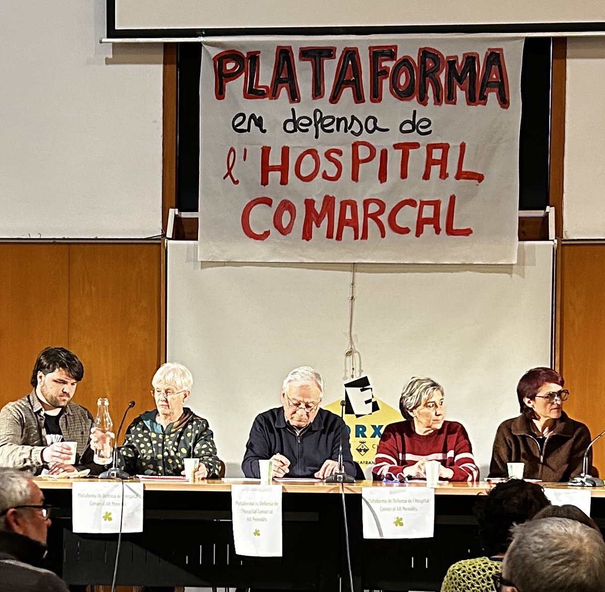 JuntsxCatVila's tweet photo. 📷 Avui els regidors @liberto_mas i @CuestaOliver han assistit a l’acte de presentació de la plataforma en defensa de l’Hospital Comarcal de l’Alt Penedès.
#Vilafranca #Penedès https://t.co/xBiOEpdZwl