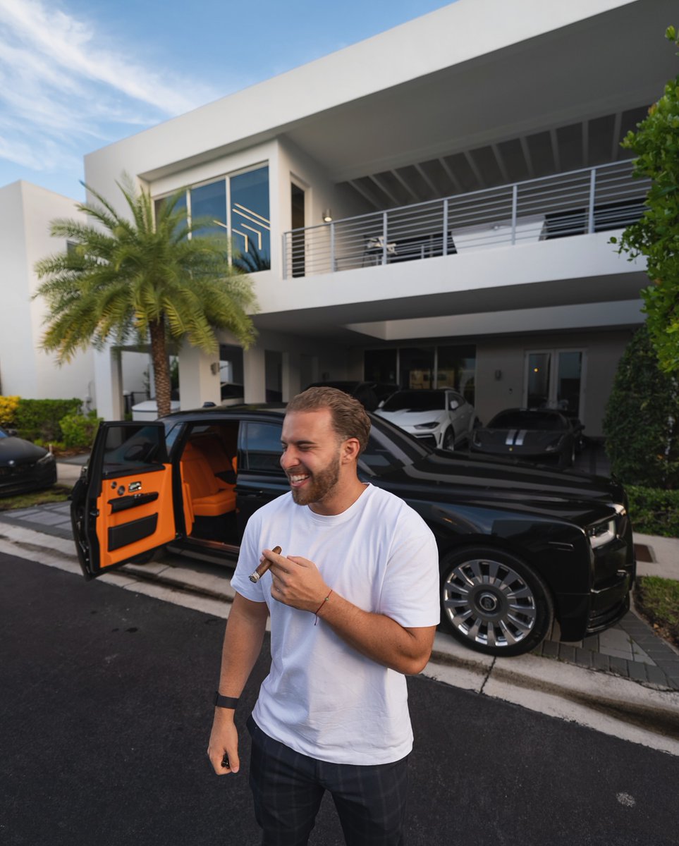 cale_hodge's tweet photo. I turn $100 into $15,000 in 2 and a half weeks in front of the whole industry… 

I’m doing this to show you guys that all you need to become financially free is the right skillset… 

Once you have the skill set, the money will simply follow

#100too1m https://t.co/LLWWtyeVvw