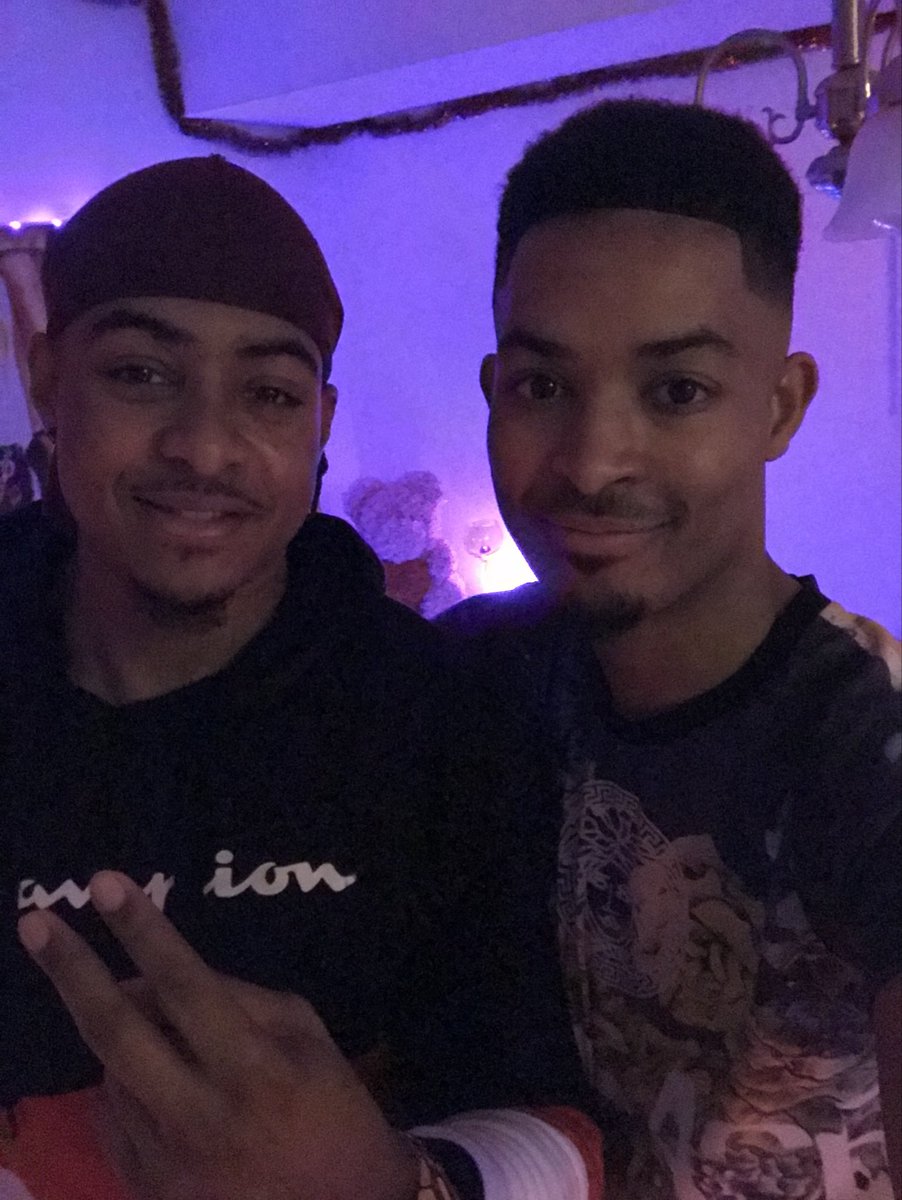 Mr_Kwiggle tweet media