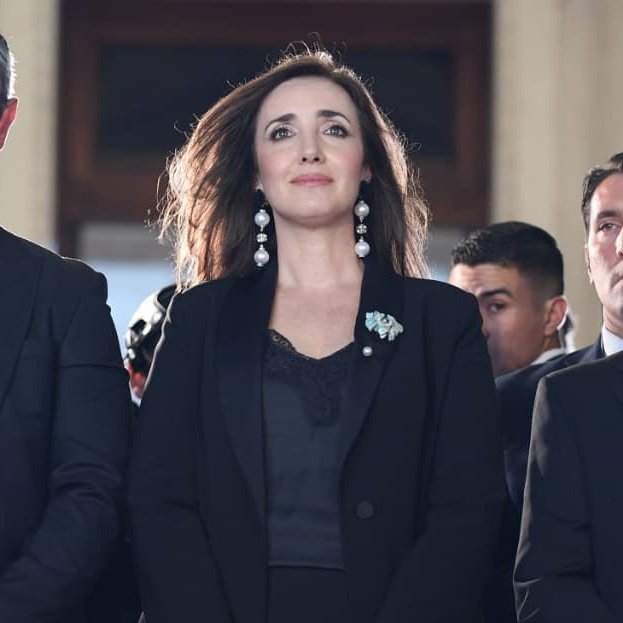 eagleintheskys's tweet photo. Si ella es tan irrelevante como dicen, porque cada vez que pestañea, le tiran con todo el aparato estatal encima?

Por qué se ponen tan nerviosos cuando ella habla?

Miedo a qué le tienen? https://t.co/lsq5HXtRdp