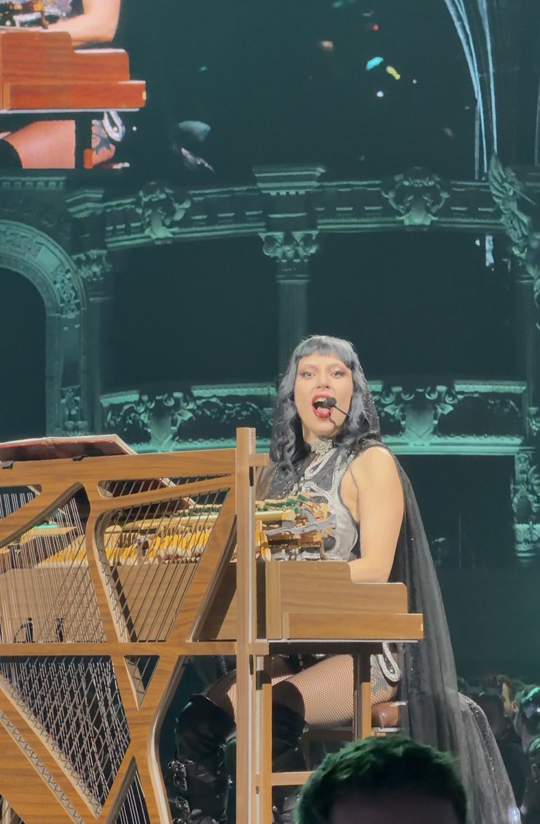 DutchGermanotta's tweet photo. @gagasmilreasons This was mine aaaaaah 😍 https://t.co/na88qe6BuY