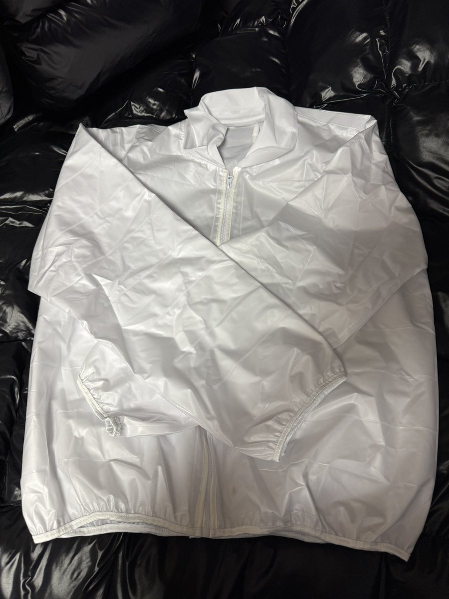 Shiny Down Jacket Fetish tweet media