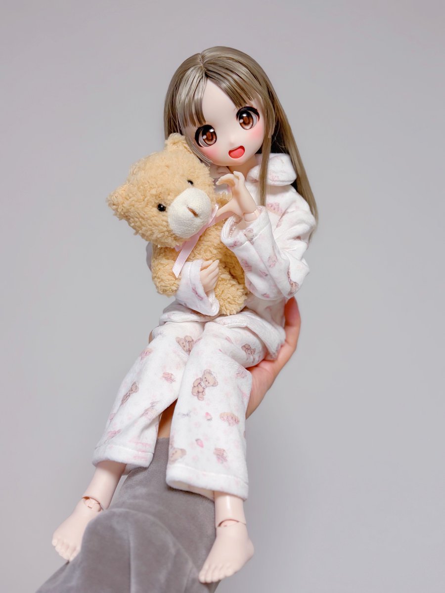 こーなー tweet media