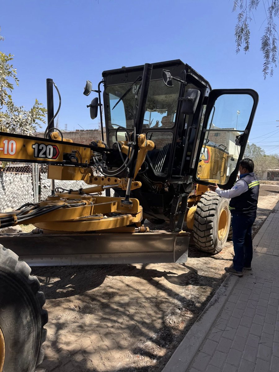 Dirección General de Obra Pública León tweet media