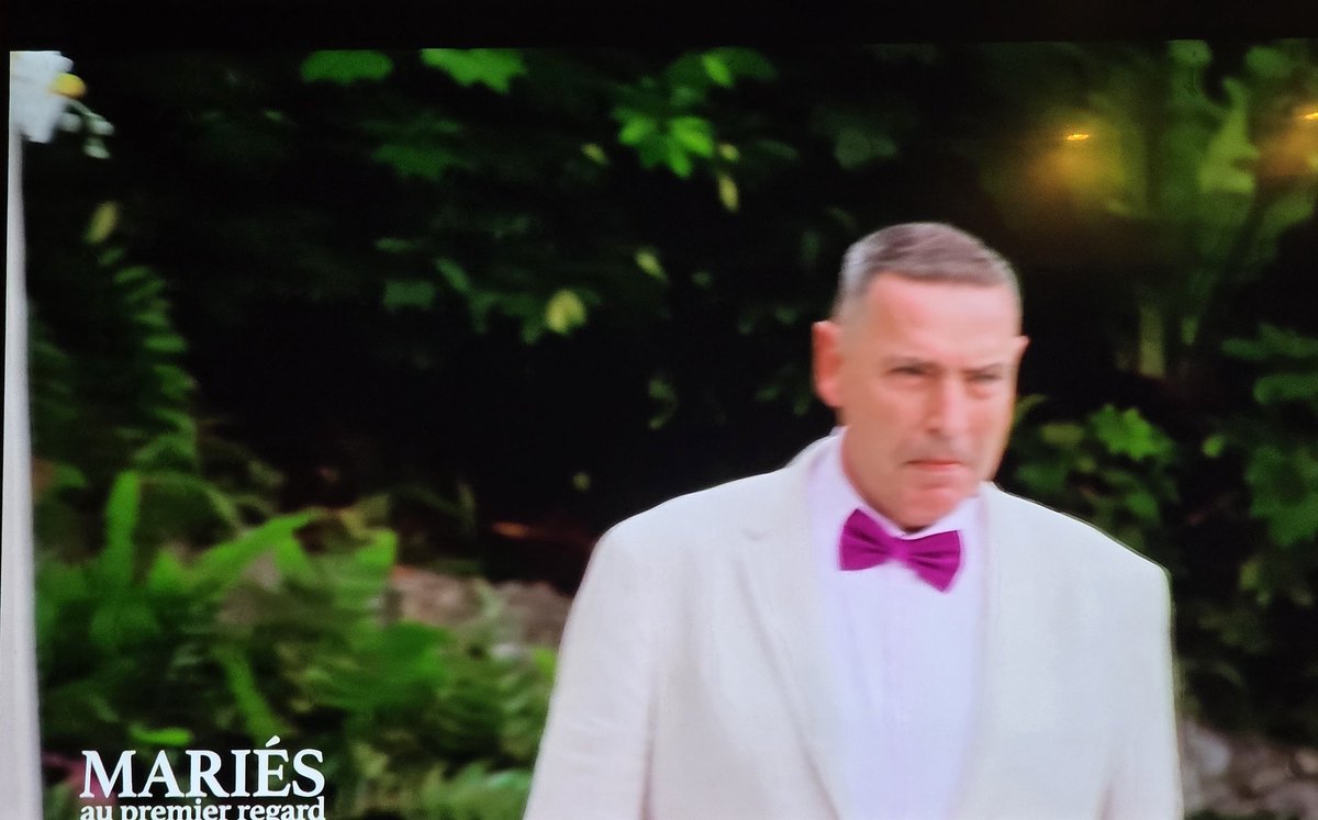 Ils forcent tellement avec la bande son en mode avengers pour l'arrivée du père policier 🙄 #MAPR #MAPR2026 #MariesAuPremierRegard