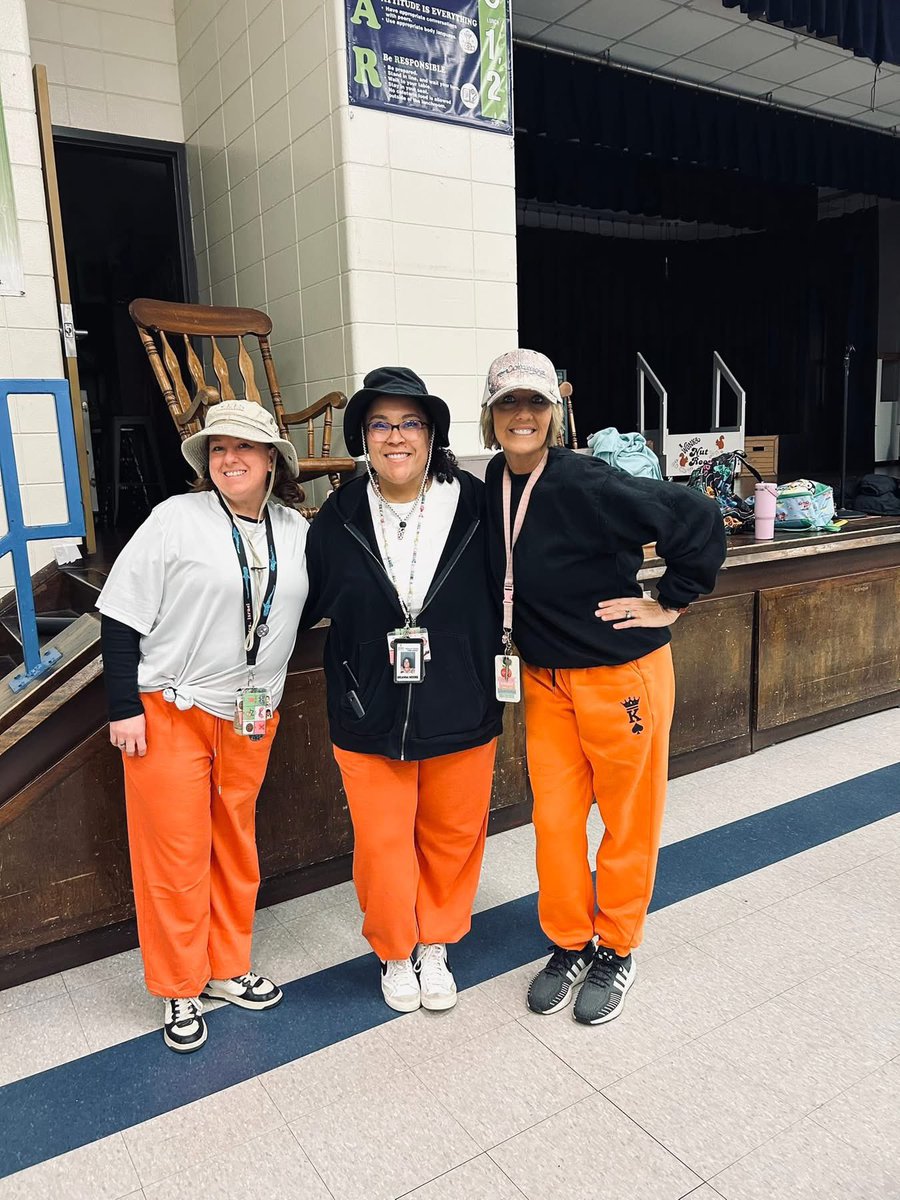 CabiReads's tweet photo. Celebrating #ReadAcrossAmerica with some of the best @CampTaylorES family! https://t.co/cUcqqbulj1