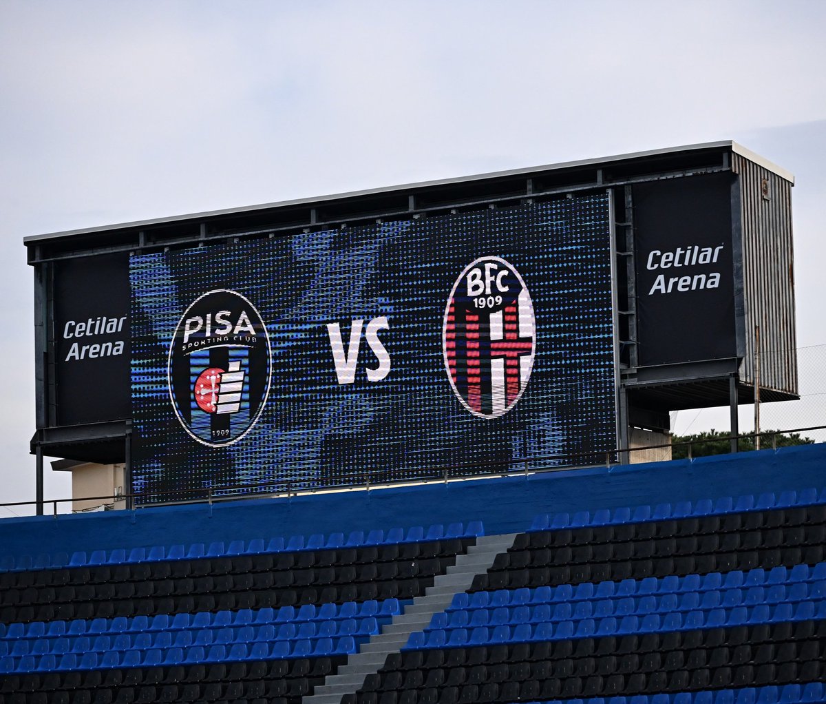 Pisa - Bologna werd eerder vanavond gespeeld. Bologna won met 0-1.

💺💺 Calvin Stengs bleef op de bank bij Pisa net als Thijs Dallinga voor Bologna. 

#PisaBologna