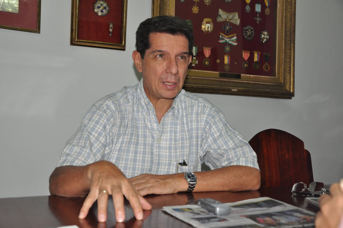 #Análisis 

➡️ diarioeditorial.com/ahora-si-renun…

Sí… Renuncié al Centro Democrático y, como era de esperarse, me tildan de mal perdedor. Estoy viejo para pataletas de envidioso, como me calificó Uribe Londoño, pero también para callar ante la opacidad, por lo que, respetuosa y