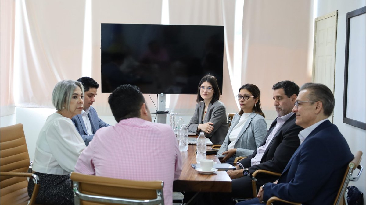 Ahora es cuando tomamos las decisiones que cambiarán la forma en que nos movemos.

Me reuní con representantes del BID para avanzar con la actualización de los estudios de movilidad urbana. 

Analizamos patrones reales de origen y destino para modernizar el sistema con rutas  y