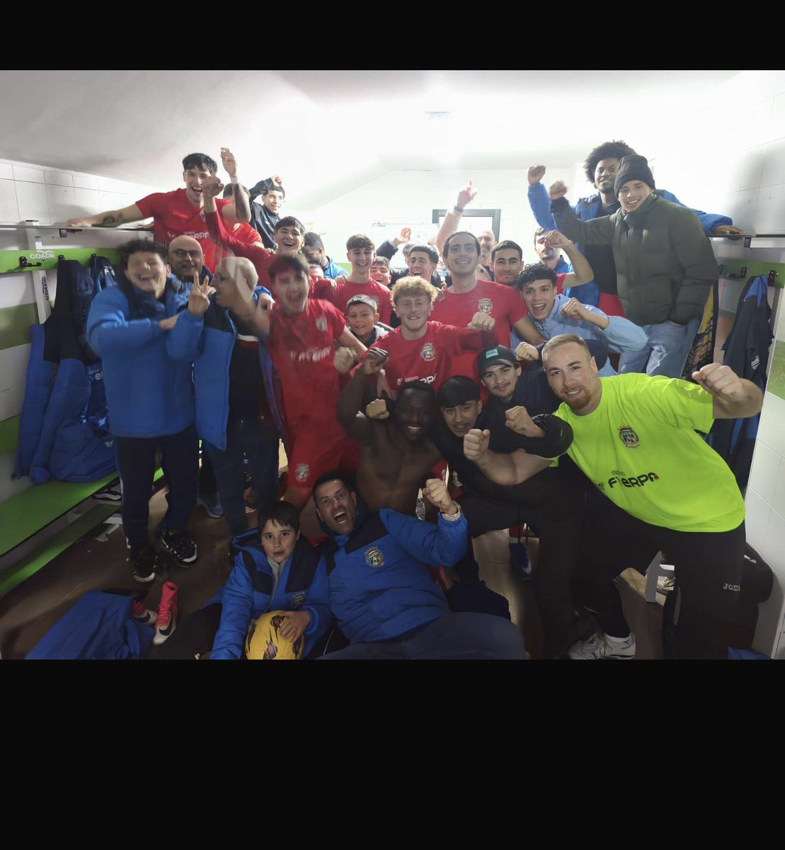 BeniBesale tweet media