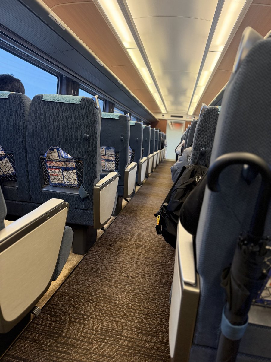 kiyo_0729's tweet photo. 今日は宮城県黒川郡へ‼️🔥

ラッシュ回避で早め行動💨😎

🕢7:25
🚈ロマンスカーで新宿へ✨

🕘9:08
🚄東北新幹線で仙台まで‼️

移動距離、今日もなかなかです🤣

仙台でお昼ごはん🍚😋
しっかりエネルギーチャージしてから

午後は新規営業🈺🔥

ご縁を広げに行ってきます💪✨

今日も全力で🚀😆 https://t.co/q75EEfQ7AT