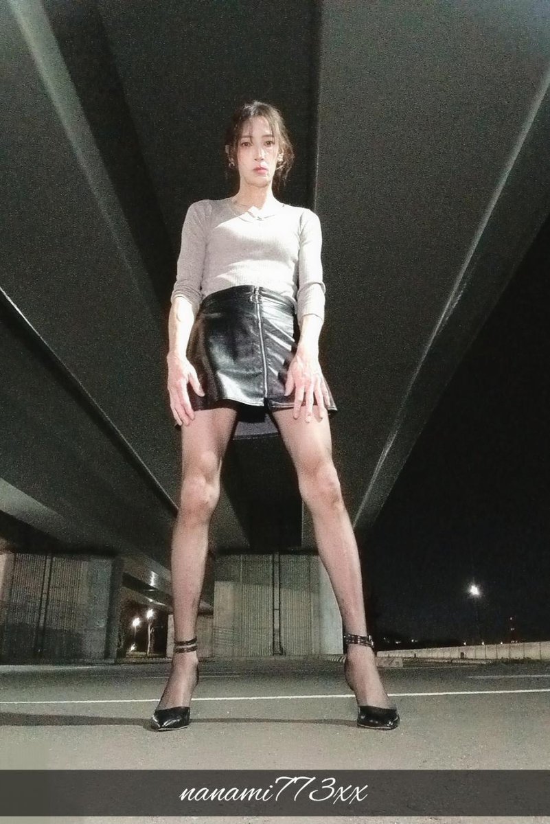 おはようございます
雨のおかげで花粉症が楽😊
#女装
#熟女装