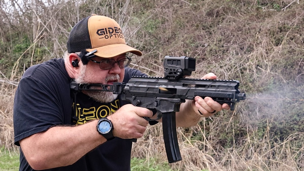 GideonOptics tweet media